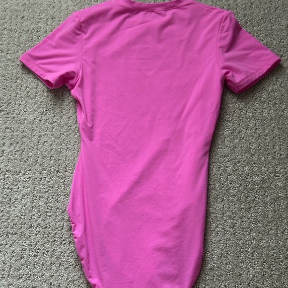 Skims Fits Everybody T-shirt Bodysuit - Picture 4 of 4